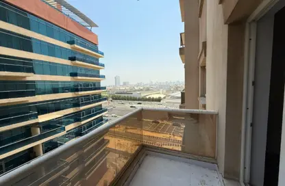 Apartment - 1 Bedroom - 2 Bathrooms for rent in Green View 1 - Green View - Barsha Heights (Tecom) - Dubai