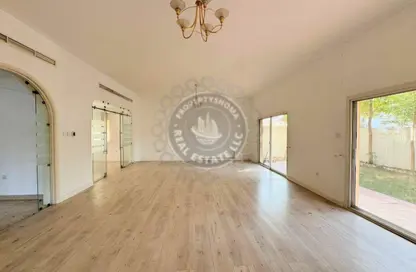 Villa - 5 Bedrooms - 6 Bathrooms for rent in Umm Suqeim 2 Villas - Umm Suqeim 2 - Umm Suqeim - Dubai