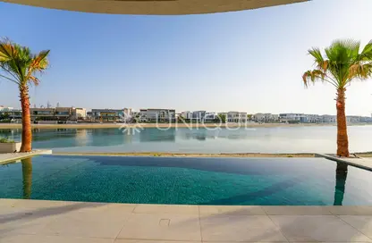 Pool image for: Villa - 6 Bedrooms for sale in Signature Villas Frond I - Signature Villas - Palm Jumeirah - Dubai, Image 1
