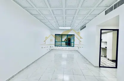 Apartment - 1 Bedroom - 2 Bathrooms for rent in Saeed Towers - Sheikh Zayed Road - Dubai
