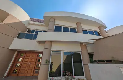Villa - 4 Bedrooms - 4 Bathrooms for rent in Jumeirah 1 - Jumeirah - Dubai