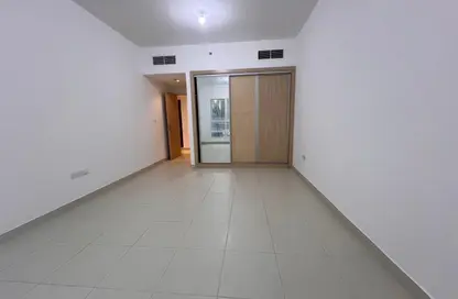 Apartment - 1 Bedroom - 2 Bathrooms for rent in Oxford Building - Jumeirah Village Circle - Dubai