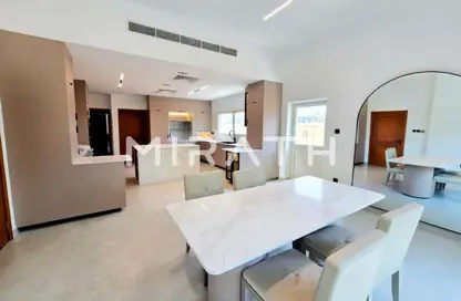 Villa - 5 Bedrooms - 6 Bathrooms for rent in Jumeirah 3 Villas - Jumeirah 3 - Jumeirah - Dubai