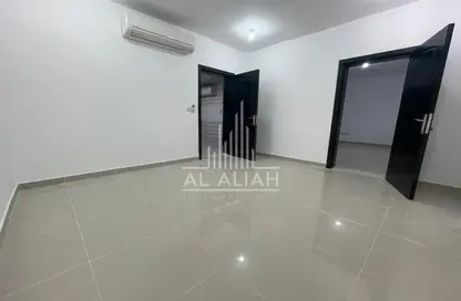 صورة لـ غرفة فارغة شقة - 2 غرف نوم - 3 حمامات للايجار في منطقة المرور - أبوظبي ، صورة رقم 1