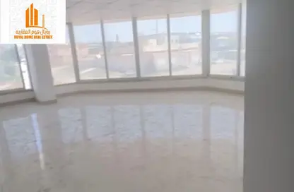 عمارة بالكامل - استوديو - 8 حمامات للايجار في 2 المويهات - المويهات - عجمان