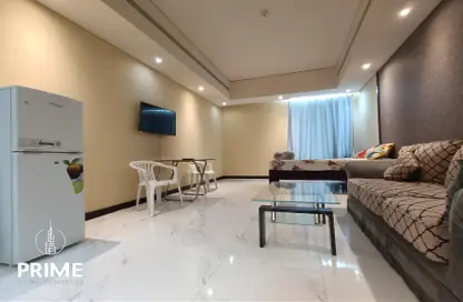 Apartment - 1 Bathroom for rent in Crystal Tower - Hamdan Street - Abu Dhabi