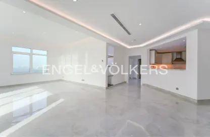 شقة - 3 غرف نوم - 4 حمامات للايجار في الدباس - مساكن شور لاين - نخلة جميرا - دبي شقة - 3 غرف نوم - 4 حمامات للايجار في الدباس - مساكن شور لاين - نخلة جميرا - دبي