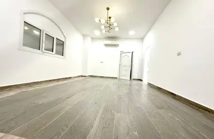 شقة - غرفة نوم - 1 حمام للايجار في اس ايتش 24 - الشامخة - أبوظبي شقة - غرفة نوم - 1 حمام للايجار في اس ايتش 24 - الشامخة - أبوظبي