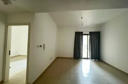 Apartment - 1 Bedroom - 1 Bathroom for rent in Hayat Boulevard 1B - Hayat Boulevard 1 - Hayat Boulevard - Town Square - Dubai