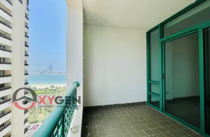 Balcony image for: Apartment - 3 Bedrooms - 4 Bathrooms for rent in Al Hana Tower - Al Khalidiya - Abu Dhabi, Image 1