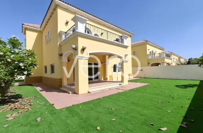 Villa - 3 Bedrooms - 4 Bathrooms for rent in District 7 - Jumeirah Park - Dubai