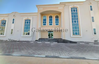Outdoor House image for: Villa - 3 Bedrooms - 4 Bathrooms for rent in Mohamed Bin Zayed Centre - Mohamed Bin Zayed City - Abu Dhabi, Image 1
