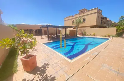 فيلا - 5 غرف نوم - 5 حمامات للايجار في فلل الجميرا 2 - جميرا 2 - الجميرا - دبي
