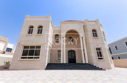 Villa - 5 Bedrooms - 6 Bathrooms for rent in Al Aweer 1 - Al Aweer - Dubai