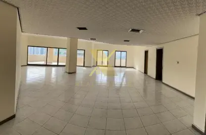 Apartment - 5 Bedrooms - 5 Bathrooms for rent in Hamdan Street - Abu Dhabi
