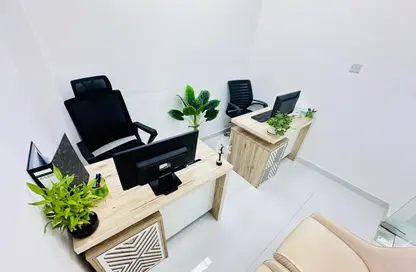 Office Space - Studio - 1 Bathroom for rent in Red Avenue - Al Garhoud - Dubai