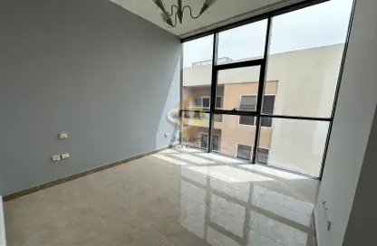 Apartment - 3 Bedrooms - 3 Bathrooms for rent in Ras Al Khor Industrial - Ras Al Khor - Dubai