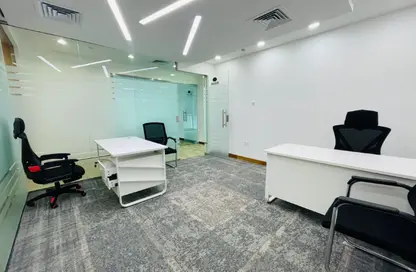 Office Space - Studio - 4 Bathrooms for rent in Hamdan Street - Abu Dhabi