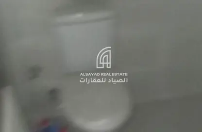 مكتب - استوديو - 2 حمامات للايجار في الممزر بلازا - شارع التعاون - التعاون - الشارقة