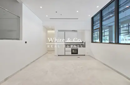 شقة - غرفة نوم - 2 حمامات للبيع في الاسترليني الشرقية - الاسترليني - الخليج التجاري - دبي