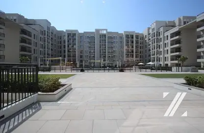 Apartment - 1 Bedroom - 1 Bathroom for sale in Hayat Boulevard-1A - Hayat Boulevard - Town Square - Dubai