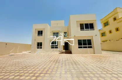 فيلا - 4 غرف نوم - 8 حمامات للايجار في مدينة الرياض - أبوظبي