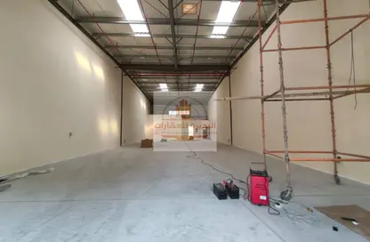 Warehouse - Studio - 2 Bathrooms for rent in Al Jlail - Al Sajaa - Sharjah
