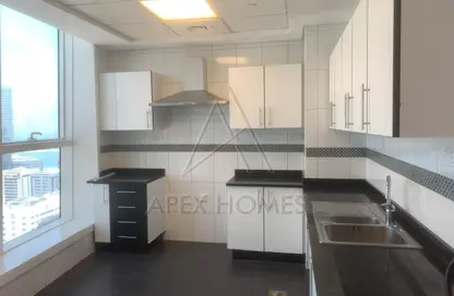 Apartment - 3 Bedrooms - 5 Bathrooms for rent in New Emi State Tower - Airport Road - Abu Dhabi
