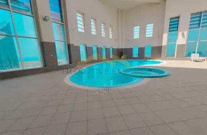 صورة لـ حوض سباحة شقة - 3 غرف نوم - 4 حمامات للايجار في برج  سما - شارع إلكترا - أبوظبي ، صورة رقم 1