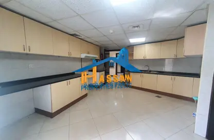 Apartment - 3 Bedrooms - 5 Bathrooms for rent in Saeed Al Ghafli Building - Al Majaz - Sharjah
