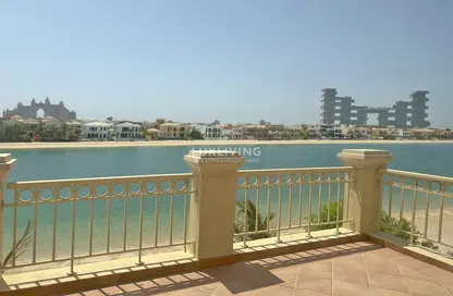 Villa - 5 Bedrooms - 6 Bathrooms for rent in Garden Homes Frond D - Garden Homes - Palm Jumeirah - Dubai