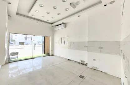 Shop - Studio - 1 Bathroom for rent in Al Yahar - Al Ain