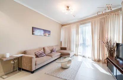 Living Room image for: Apartment - 1 Bedroom - 1 Bathroom for rent in Goldcrest Executive - Lake Almas West - Jumeirah Lake Towers - Dubai, Image 1