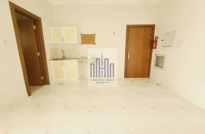 Apartment - Studio - 1 Bathroom for rent in Fire Station Road - Muwaileh - Sharjah