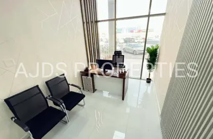 Office Space - Studio - 1 Bathroom for rent in Red Avenue - Al Garhoud - Dubai