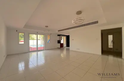 Villa - 3 Bedrooms - 3 Bathrooms for rent in Springs 12 - The Springs - Dubai