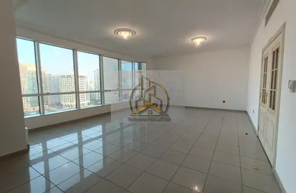 دوبلكس - 3 غرف نوم - 4 حمامات للايجار في خالدية سنتر - كورنيش الخالدية - الخالدية - أبوظبي