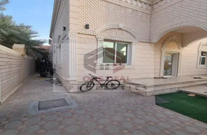 Villa - 4 Bedrooms - 4 Bathrooms for rent in Falaj Hazzaa - Al Ain