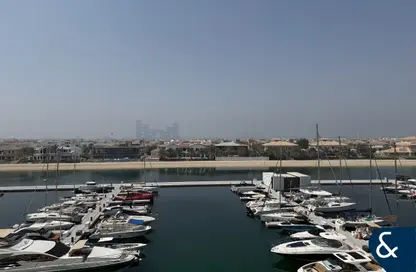 Apartment - 3 Bedrooms for rent in Marina Residences 5 - Marina Residences - Palm Jumeirah - Dubai