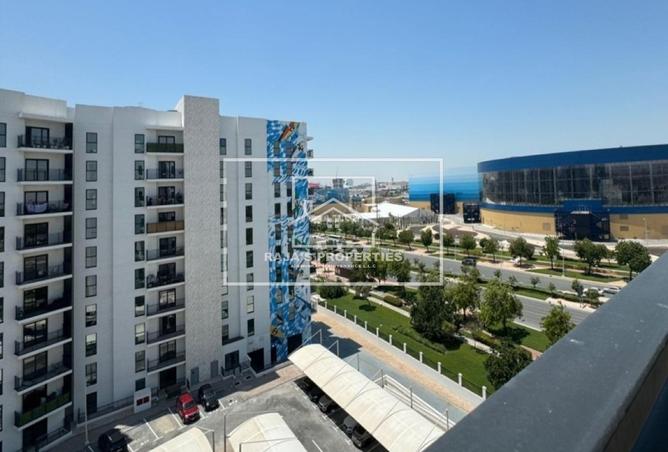 Vacant |  Modern Living | Prime Area