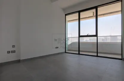 Empty Room image for: Apartment - 2 Bedrooms - 4 Bathrooms for rent in Al Sail Tower - Al Dana - Al Raha Beach - Abu Dhabi, Image 1