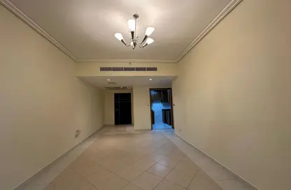 شقة - 3 غرف نوم - 3 حمامات للايجار في برج توينتي فرست سينشري - شارع الشيخ زايد - دبي