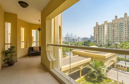 Balcony image for: Apartment - 2 Bedrooms - 2 Bathrooms for rent in Al Haseer - Shoreline Apartments - Palm Jumeirah - Dubai, Image 1