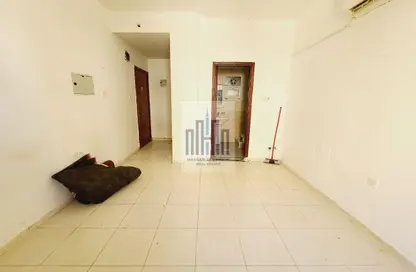 Apartment - Studio - 1 Bathroom for rent in Fire Station Road - Muwaileh - Sharjah