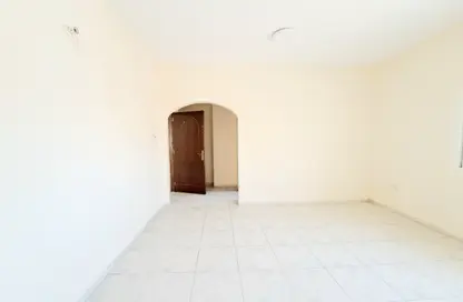 شقة - غرفة نوم - 2 حمامات للايجار في بو تينة - الشرق - الشارقة