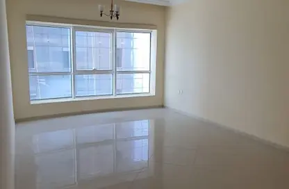 Apartment - 3 Bedrooms - 3 Bathrooms for sale in Al Khan - Sharjah