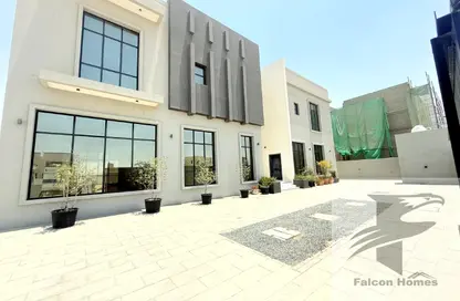 Villa - 5 Bedrooms - 6 Bathrooms for rent in Al Aweer 1 - Al Aweer - Dubai