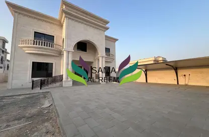 Villa - 5 Bedrooms - 7 Bathrooms for rent in Mushrif Park - Dubai