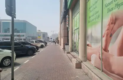 Shop - Studio - 2 Bathrooms for rent in Al Garhoud - Dubai