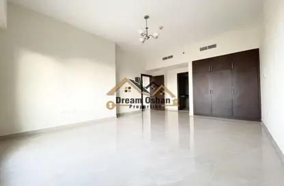 شقة - غرفة نوم - 2 حمامات للايجار في أبراج رياح - الجداف - دبي